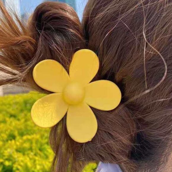 𝅺2 for $15 Flower Claw Clip NWOT - Picture 1 of 5